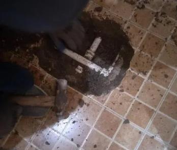 云龙卫生间漏水维修公司为您分享下卫生间渗水如何处理及注意事项